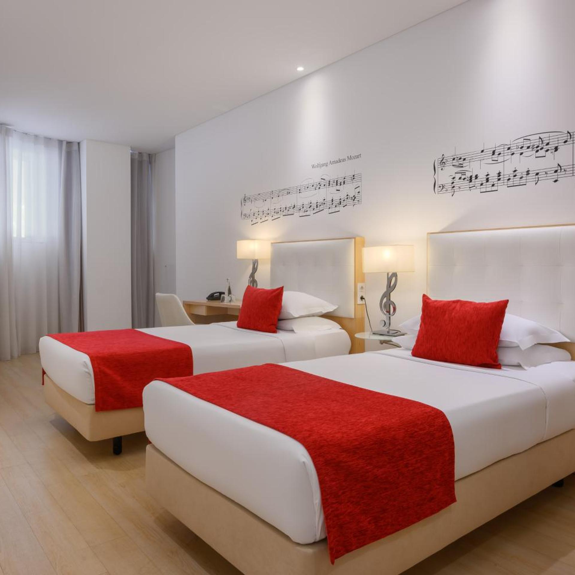 Room, Double or Twin Bed