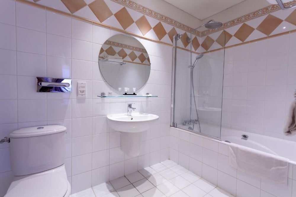 غرفة سوبيريور بسرير كينج، HOTEL ATLANTIS SAINT GERMAIN DES PRES 6/6