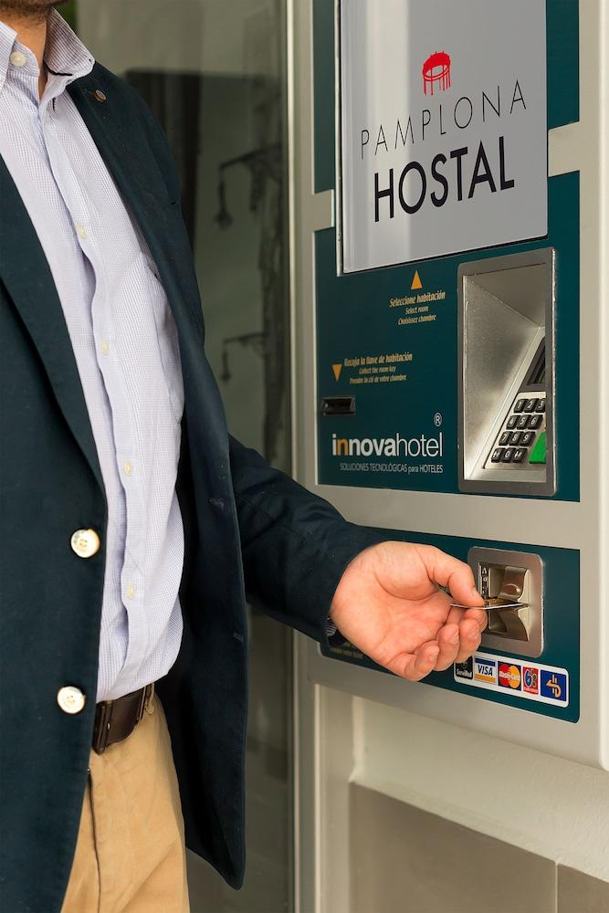 Iraipe Pamplona Hostal - Auto check-in 14/20