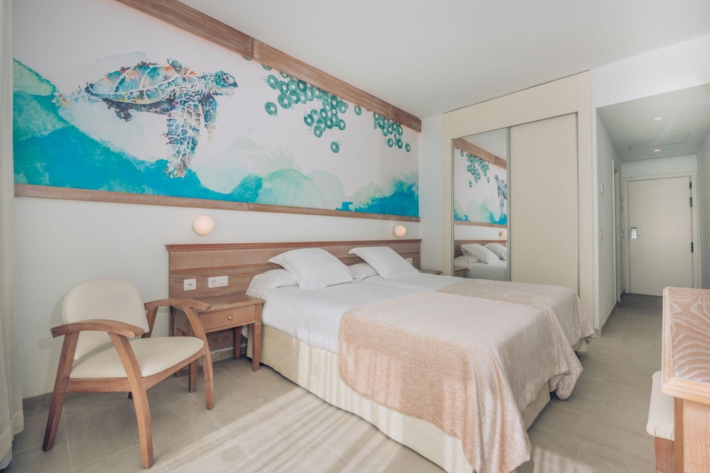 Iberostar Waves Las Dalias 12/50