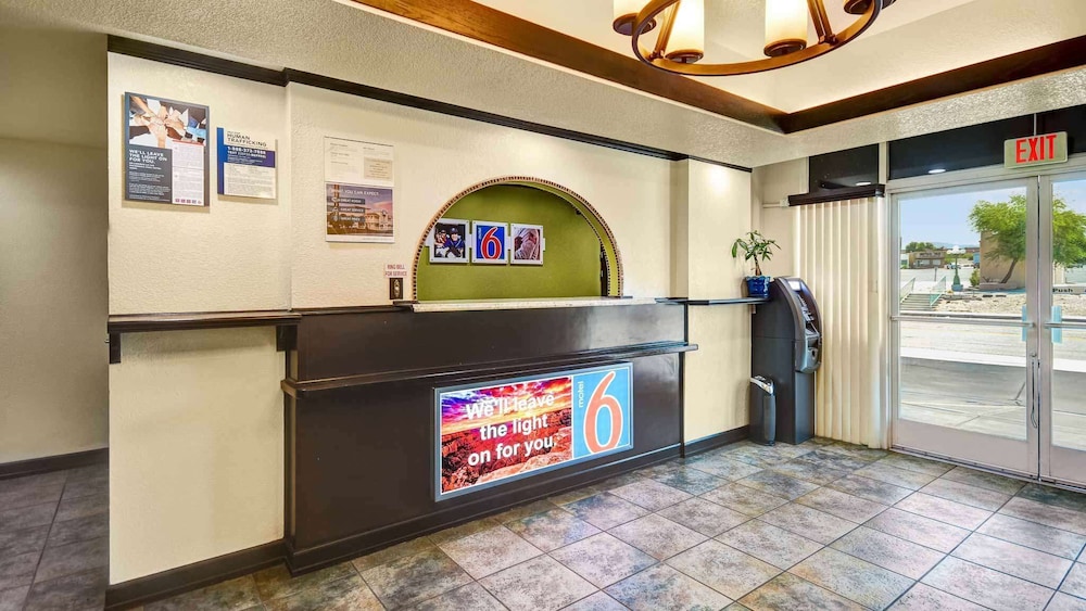 Motel 6 Lake Havasu City Lakeside 8/34