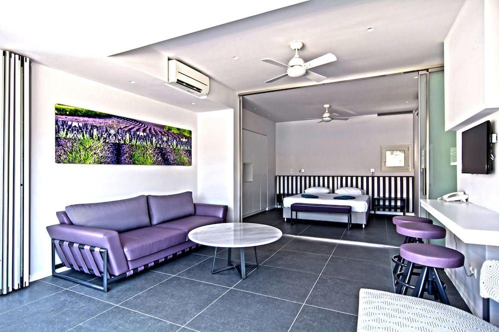 Lavender Cove 19/50
