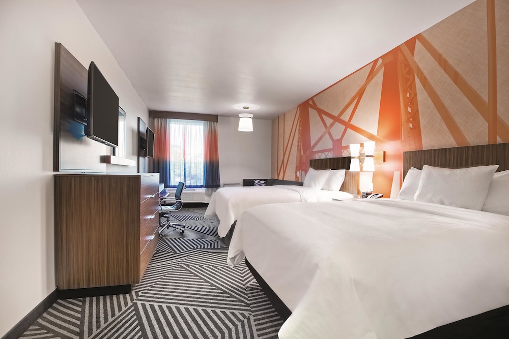 La Quinta Inn And Suites By Wyndham Waco Downtown Baylor 14/42