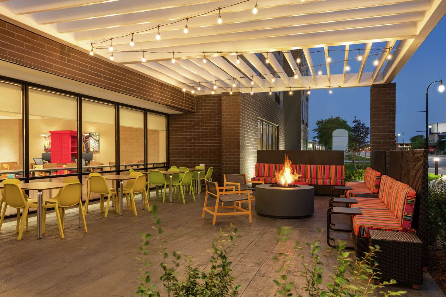Home2 Suites by Hilton Milwaukee West 14/18