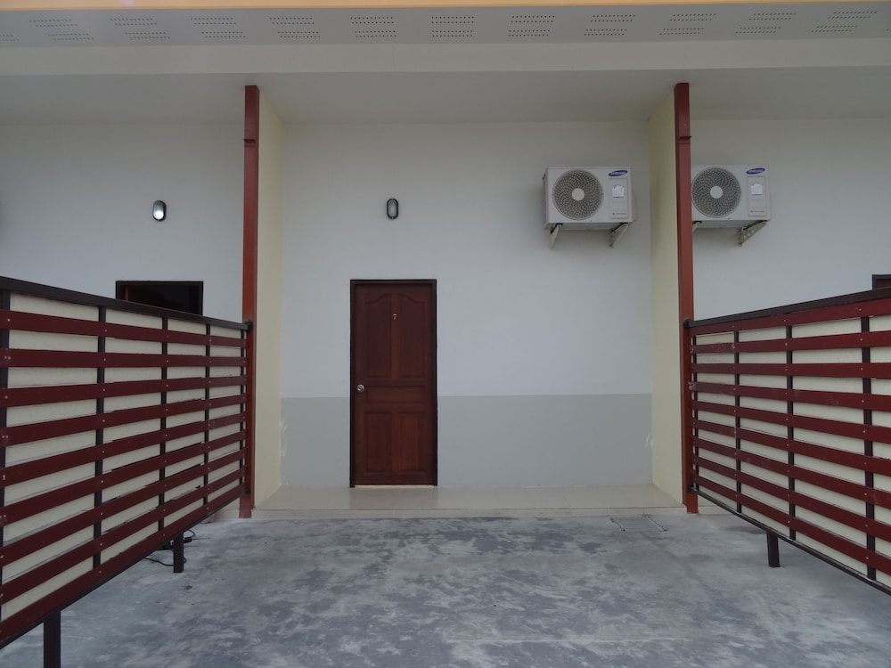 Friend's House Resort 9/45