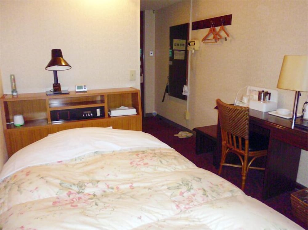 Hotel Crown Hills Miyoshi 13/40