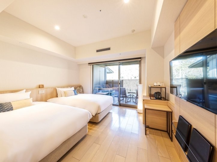 Casual, Twin Beds, Outdoor Bath