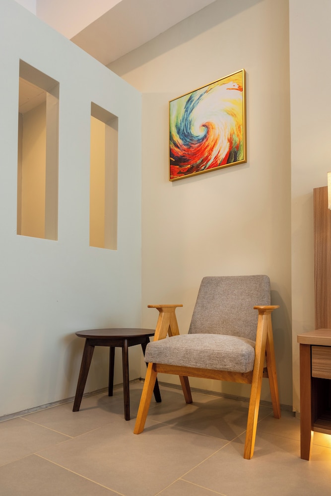 Zenith Suites Cameron 49/68