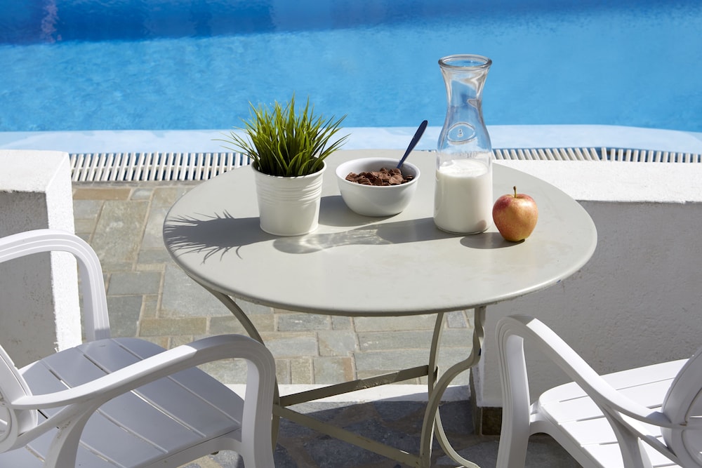 Nissos Thira Hotel 52/62