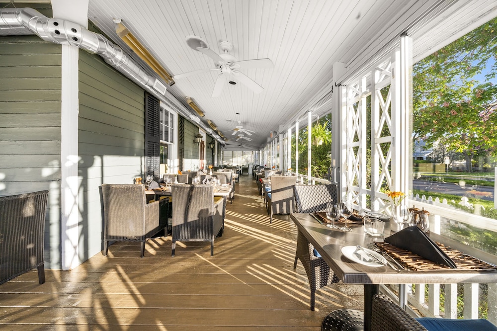 Shaw Club Hotel Spa 38/50