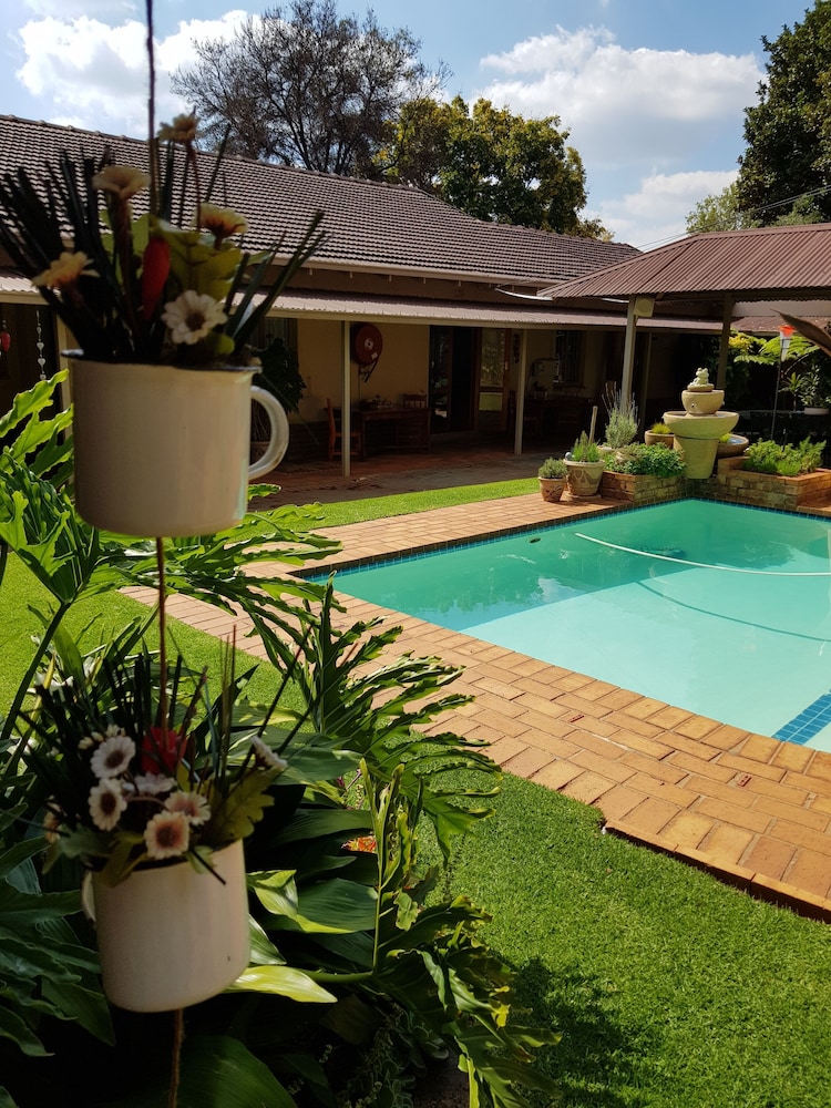Aandbloem Guest House 28/35