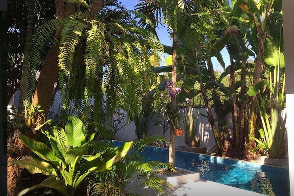 Franjipani Home 17/19