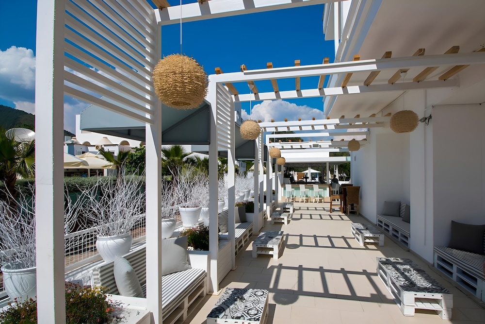 Supreme Beach Hotel - Adults Only +14 28/35
