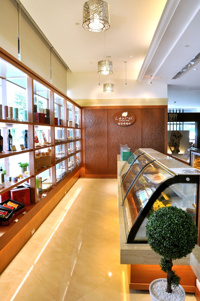 Evergreen Plaza Tainan 35/64
