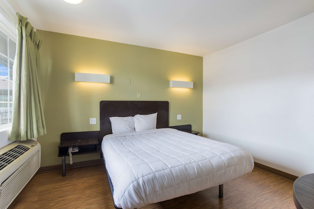 Americas Best Value Inn Bowling Green 16/28