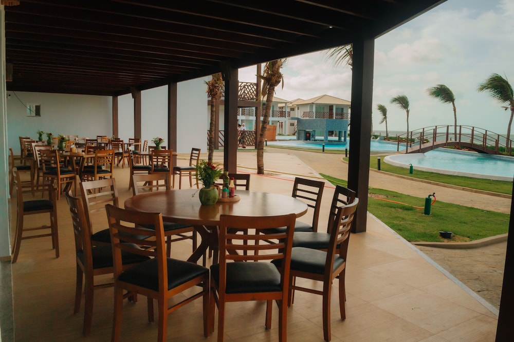 Oiti Beach Resort 33/50