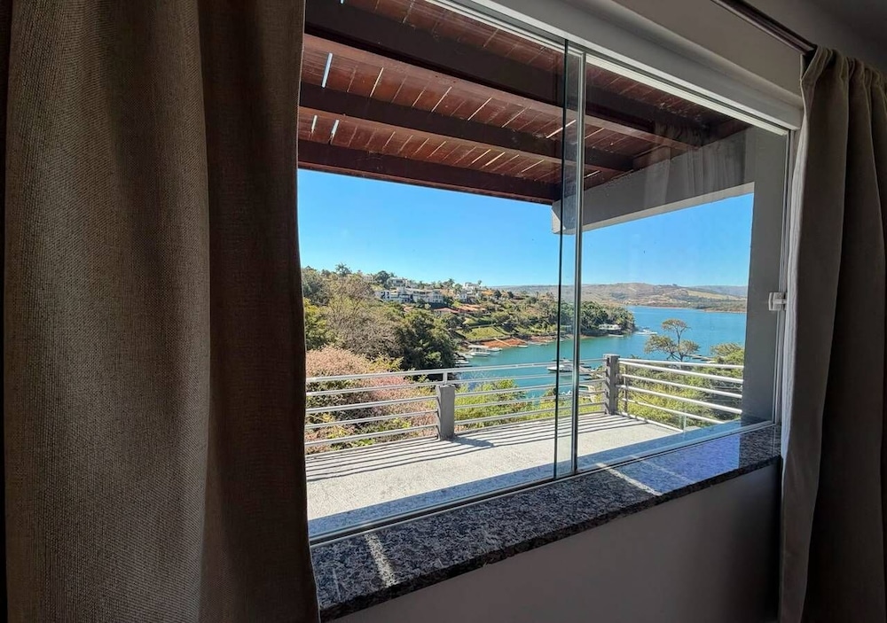 Hotel Escarpas do Lago 18/30