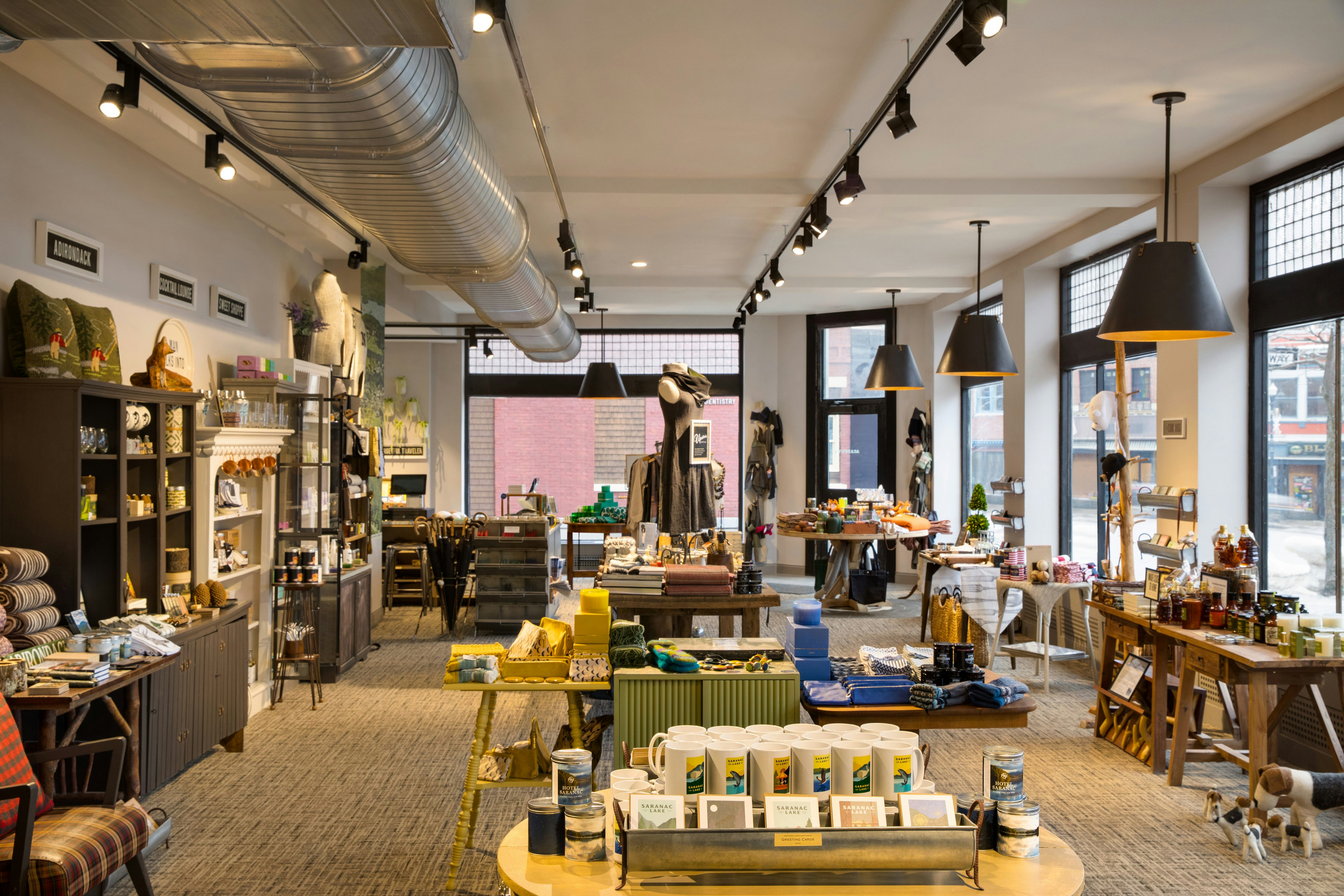Hotel Saranac Curio Collection By Hilton 55/63