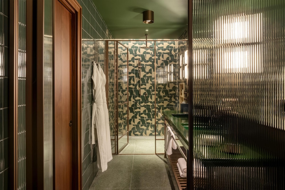 Thompson Rome, by Hyatt 47/50