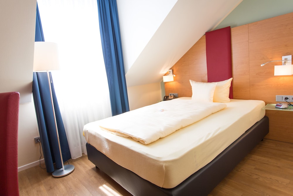 Hotel National Dusseldorf 5/36