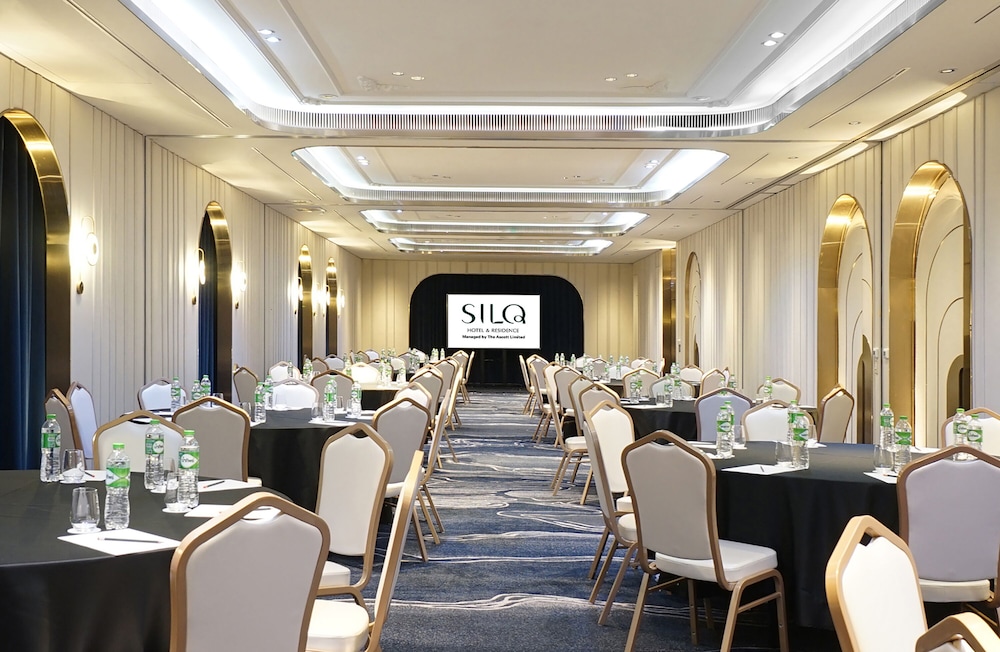 SILQ Hotel & Residence 41/50