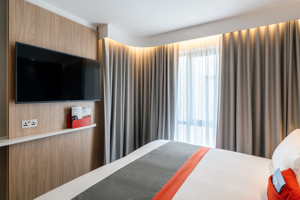Holiday Inn Express Amsterdam - North Riverside by IHG 45/70