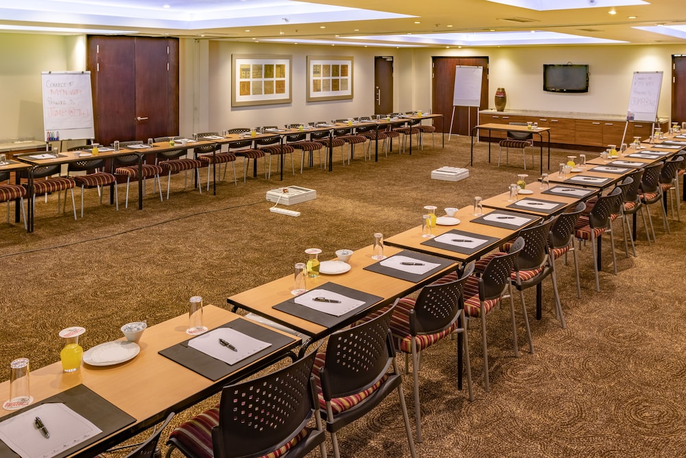 City Lodge Hotel at OR Tambo International Airport 43/48