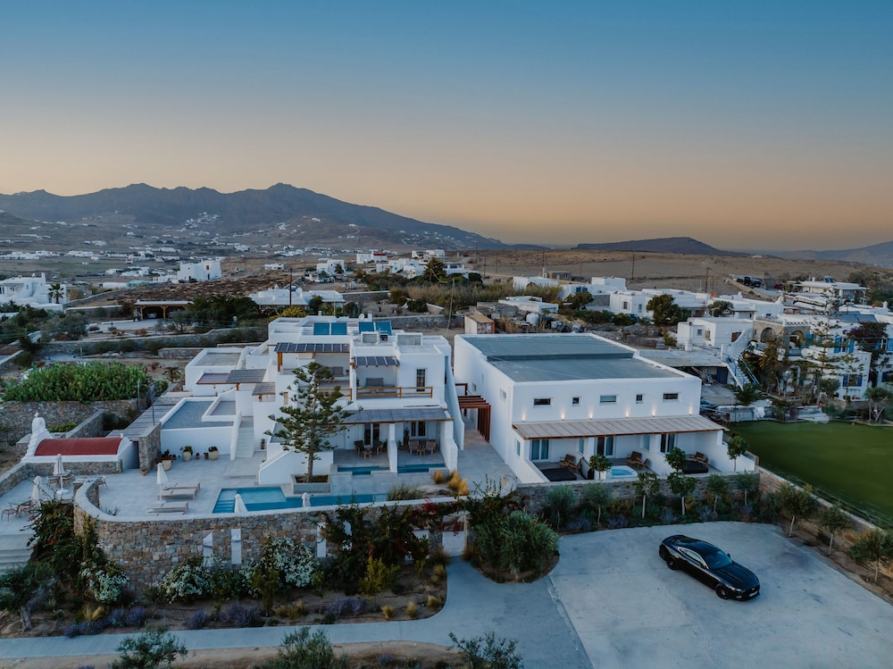 OLIVING MYKONOS LUXURY SUITES 2/50