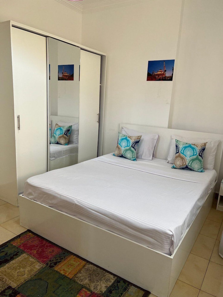 1 Bedroom, Apartment, Back Side