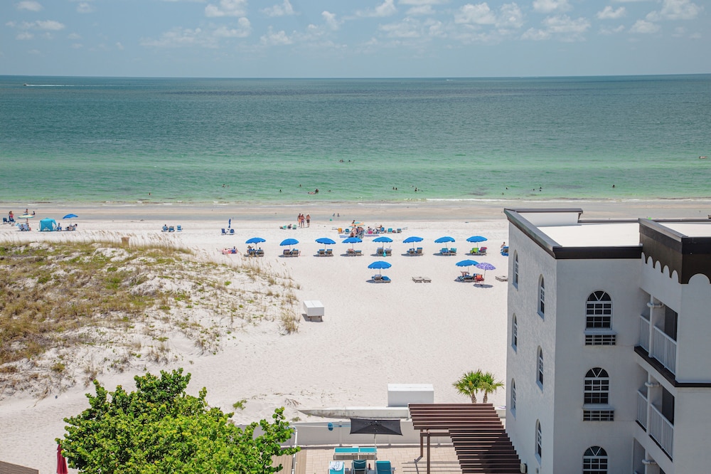 Barefoot Beach Hotel 10/70
