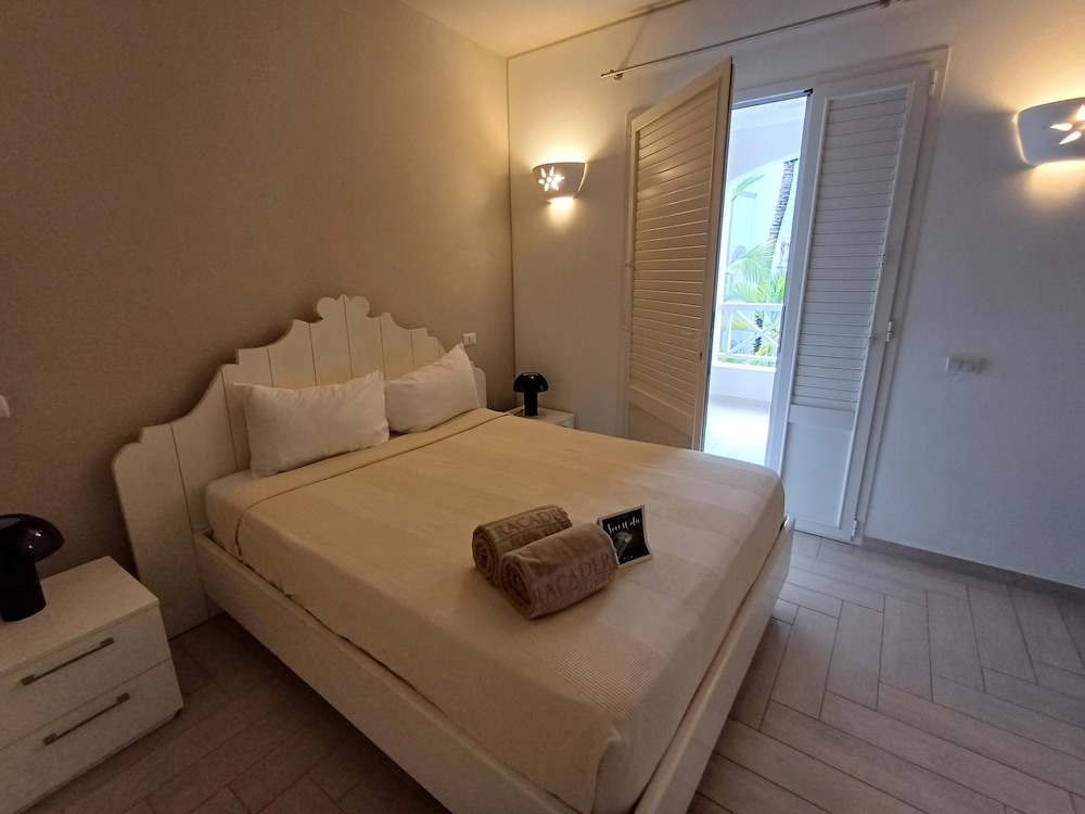 Tracadero Beach Resort 28/77