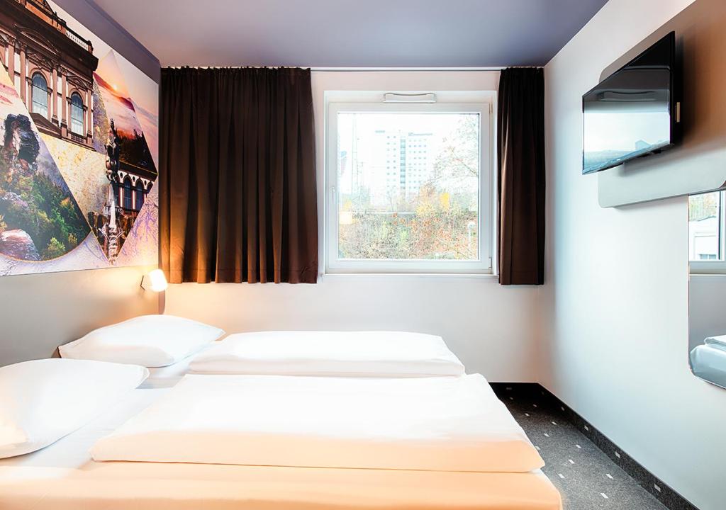 Room, Single, Double Bed