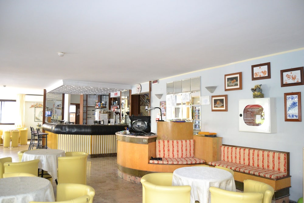 Hotel Rosy 22/27