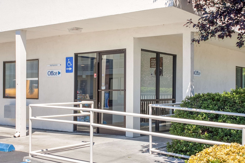 Motel6 Ukiah CA in UKIAH - CA