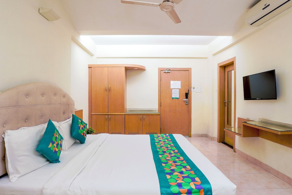 Hotel Niraali Executive 32/65