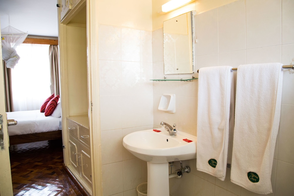 Njema Court Apartments 46/50