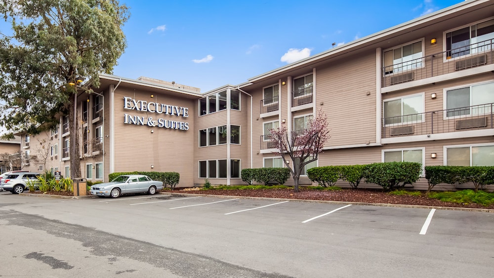 Executive Inn And Suites 45/51
