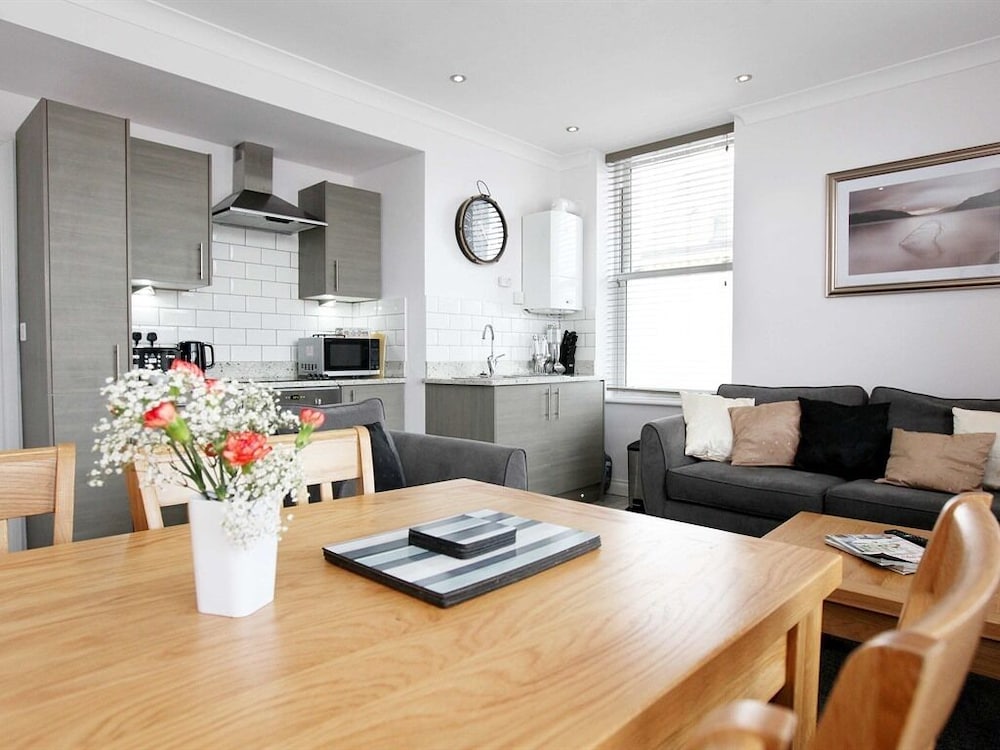 Austen's Luxury Apartments 33/50