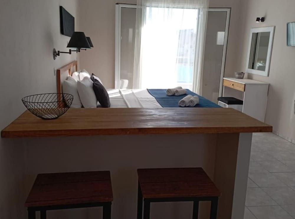 Toni Apos S Guesthouse 17/24