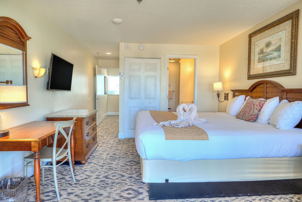 TOWN HOUSE, SUITE, PARTIAL OCEAN VIEW, TWO STORY, JETTED TUB