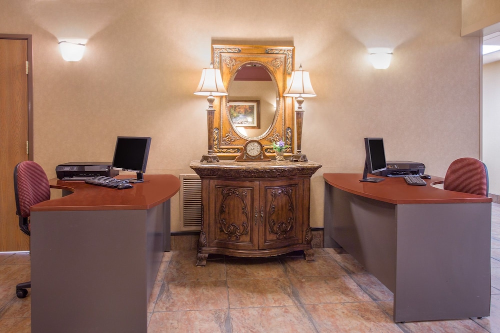 Quality Inn & Suites Wellington - Fort Collins 26/32