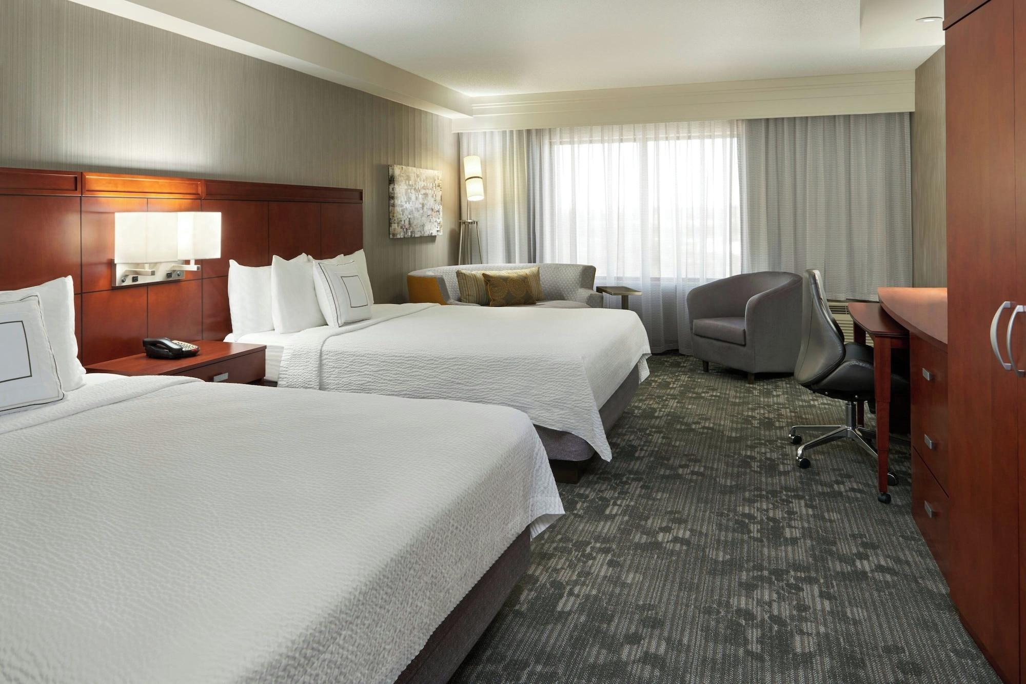 Room, Multiple Beds