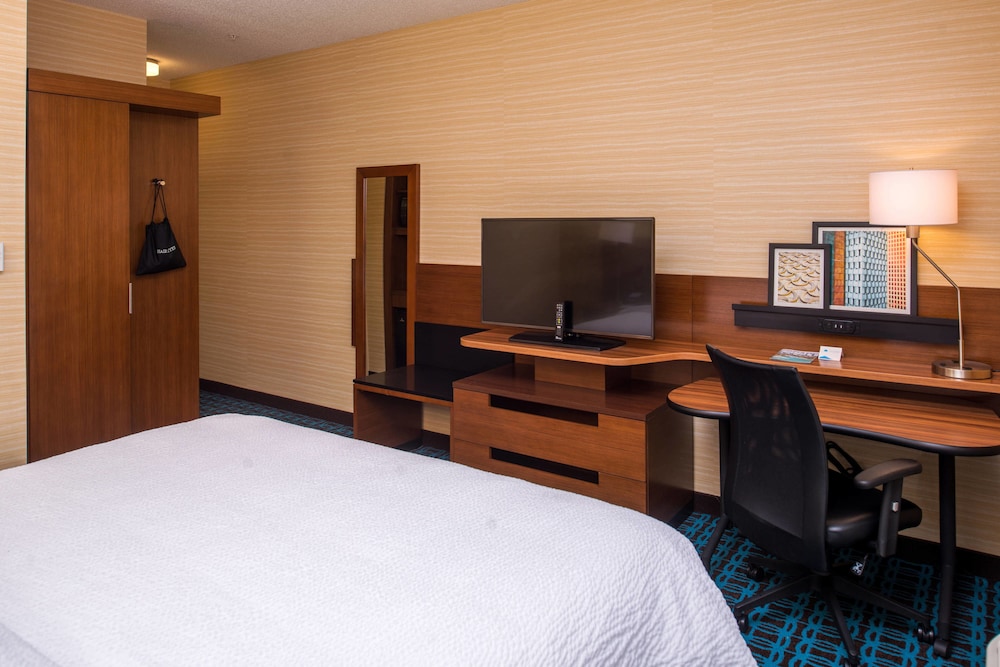 Fairfield Inn Suites St Louis Westport 9/39