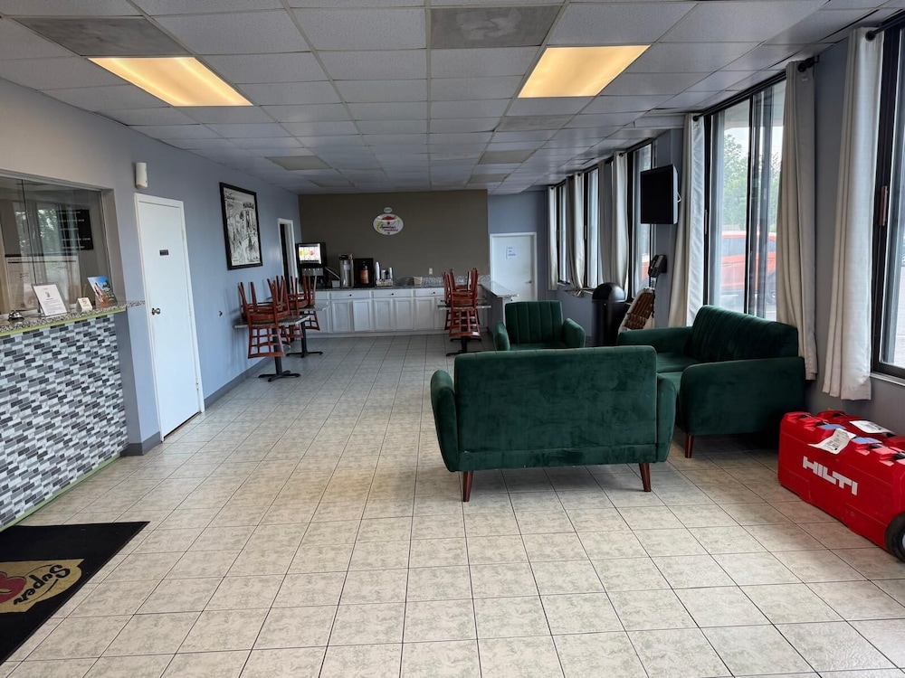 Super 8 By Wyndham Manassas 20/25