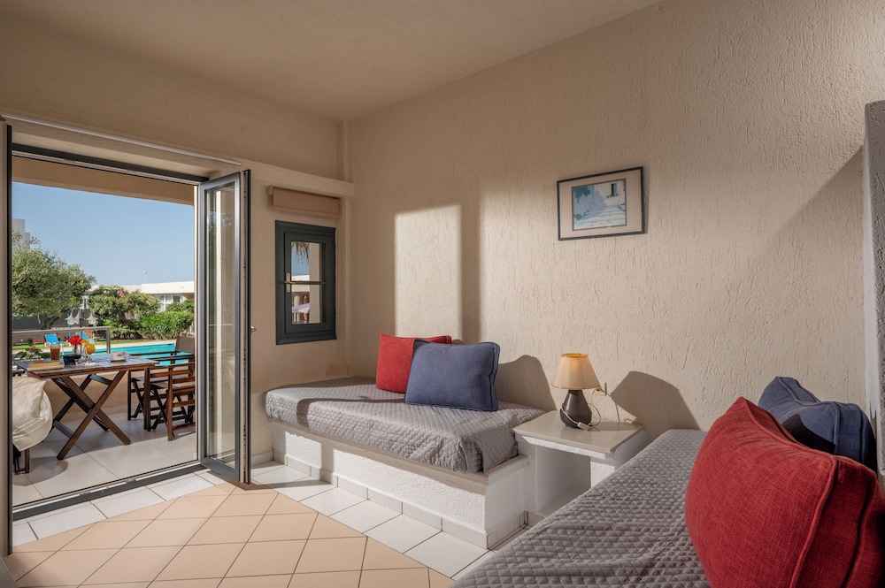 Creteco Hotel & Suites 51/72