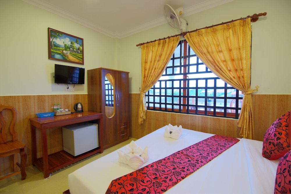 SUPERIOR, DOUBLE BED, CITY VIEW