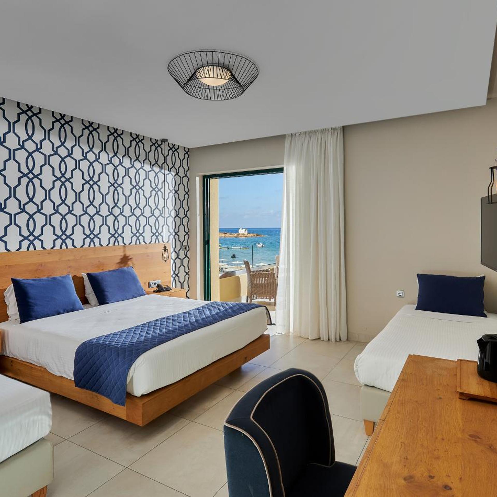 غرفة سوبيريور عائلية، Sirens Beach Hotel 3/10