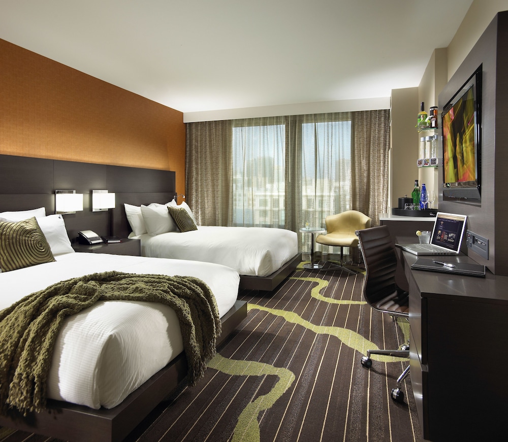 HARD ROCK, SUITE, 2 QUEEN BEDS