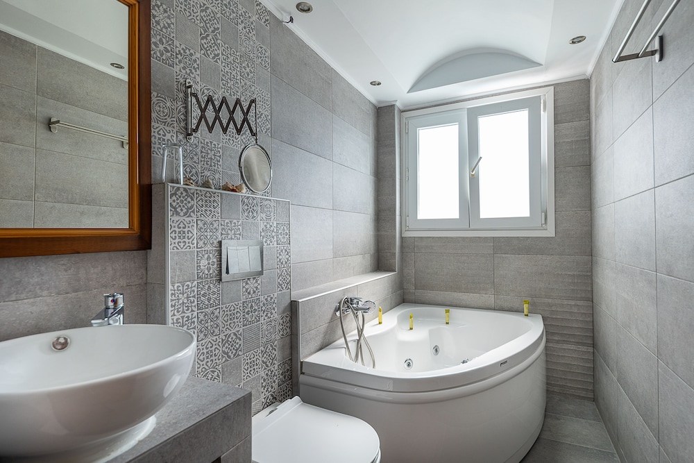 Superior, Double Bed, Sea View, Hot Tub, Golden View Beach 8/8