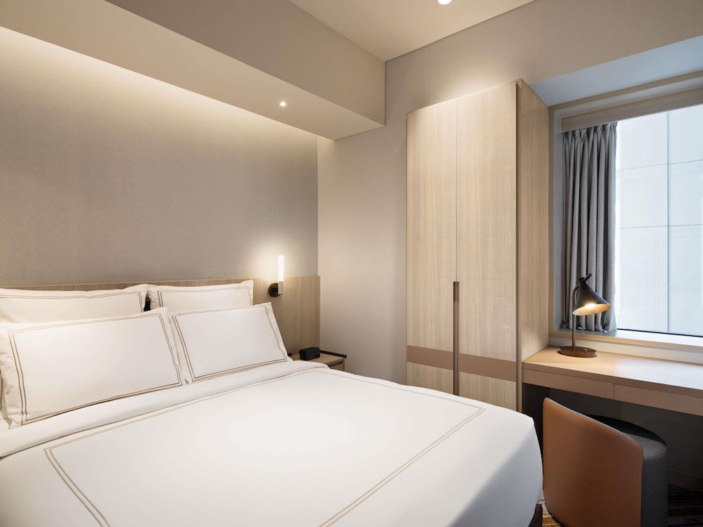 Swissotel Living Jakarta Mega Kuningan 16/50